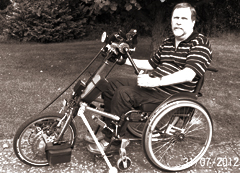 Abbildung: Otmar und sein Handbike